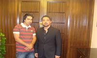 i elong pouya at concert